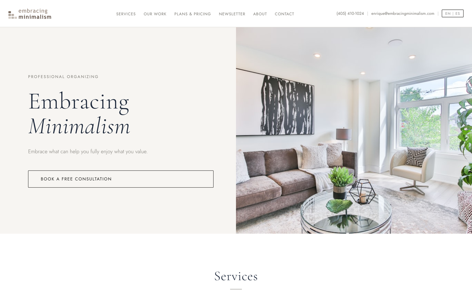 Sitio web de Embracing Minimalism, organización profesional bilingüe
